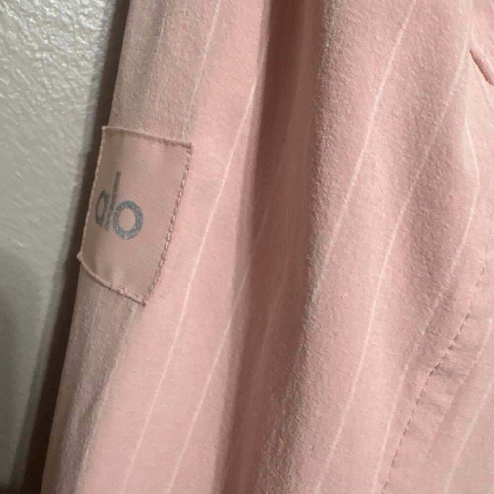 Alo Pinstripe Daylight Button Down Long Sleeve women’s size small - Picture 6 of 6